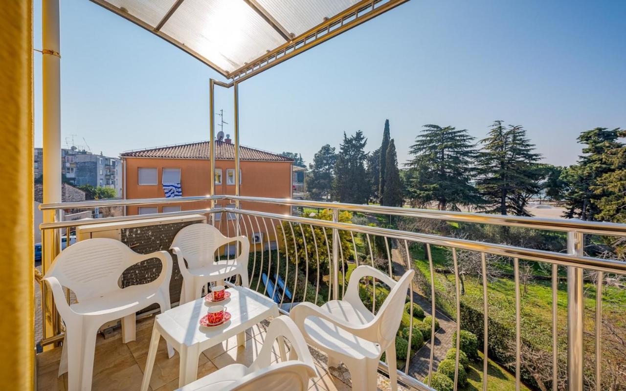 Valessia House With Apartment Umag Exterior photo