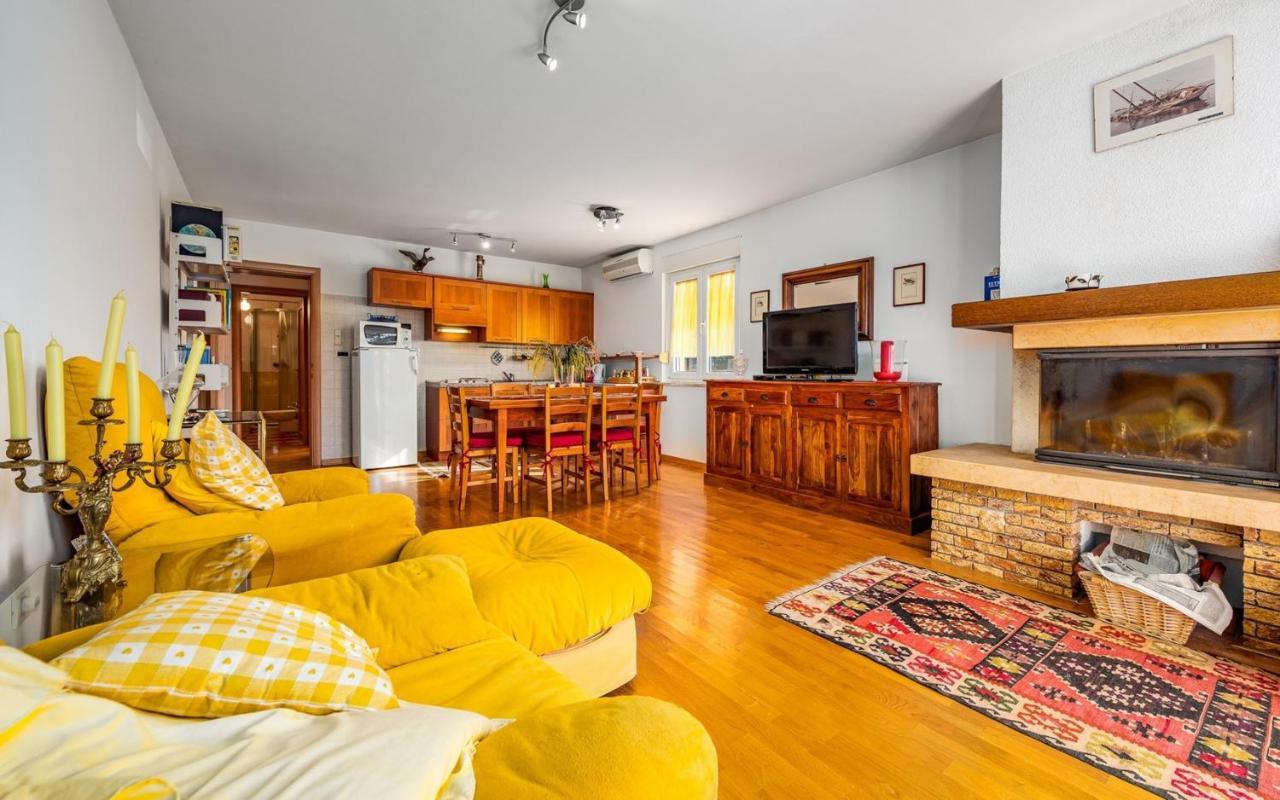 Valessia House With Apartment Umag Exterior photo